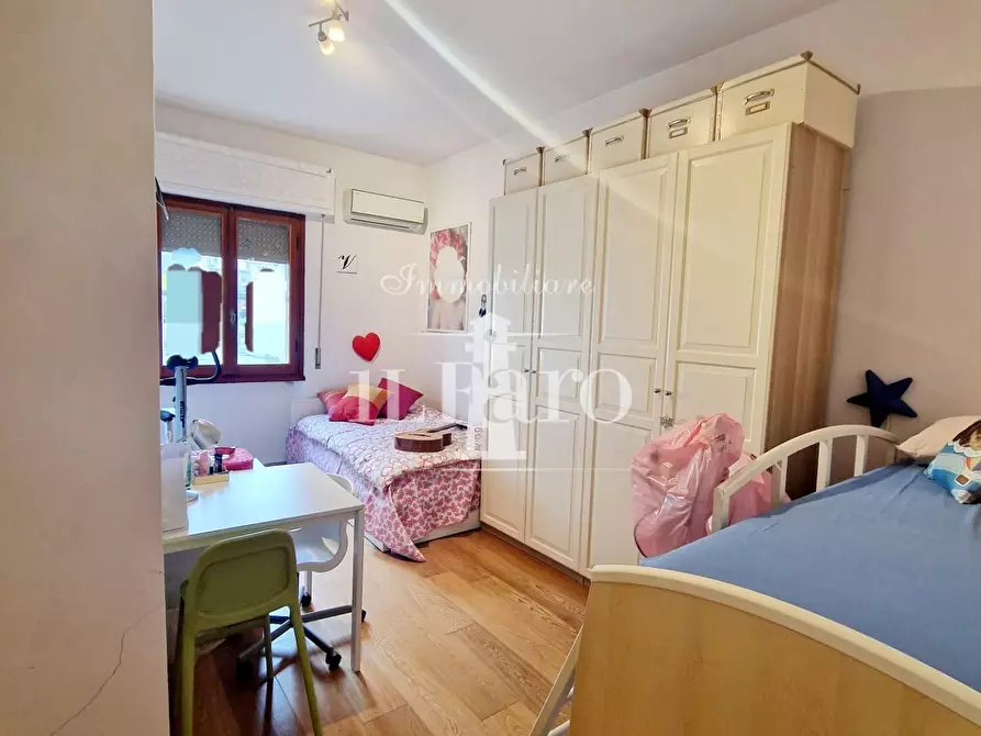 Immagine 25 di Casa indipendente in vendita  a Campi Bisenzio