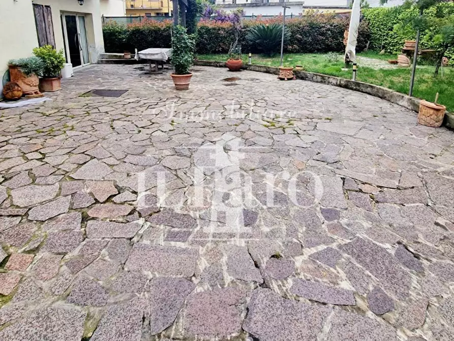 Immagine 5 di Casa indipendente in vendita  a Campi Bisenzio