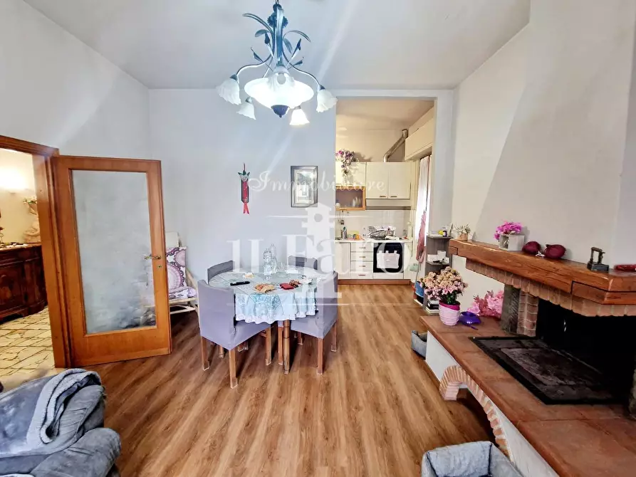 Immagine 12 di Casa indipendente in vendita  a Campi Bisenzio