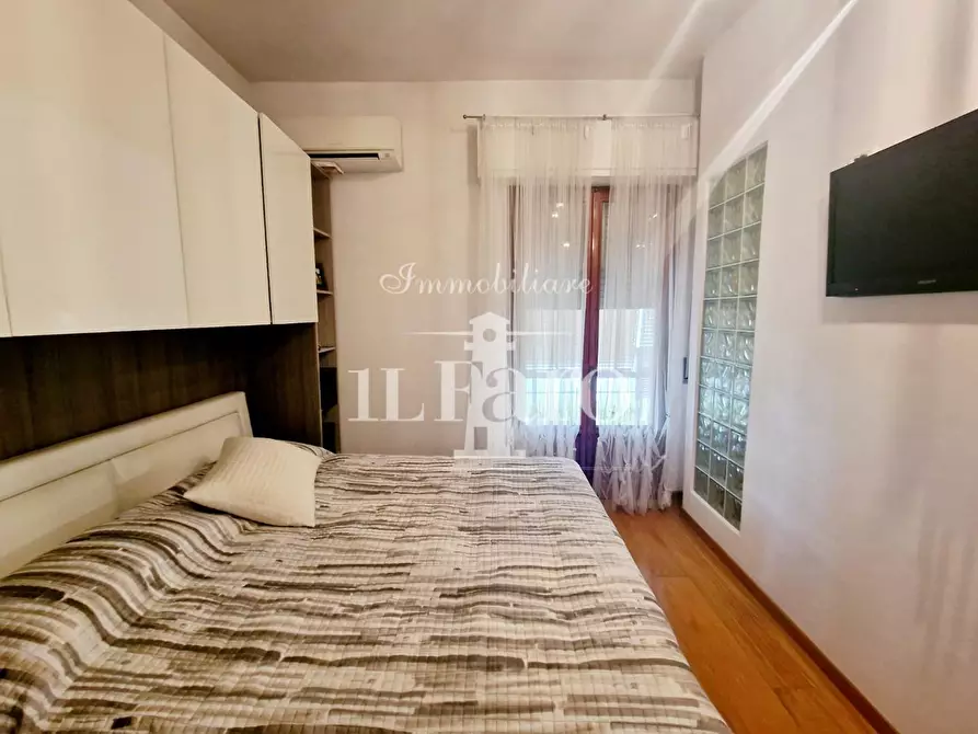 Immagine 31 di Casa indipendente in vendita  a Campi Bisenzio