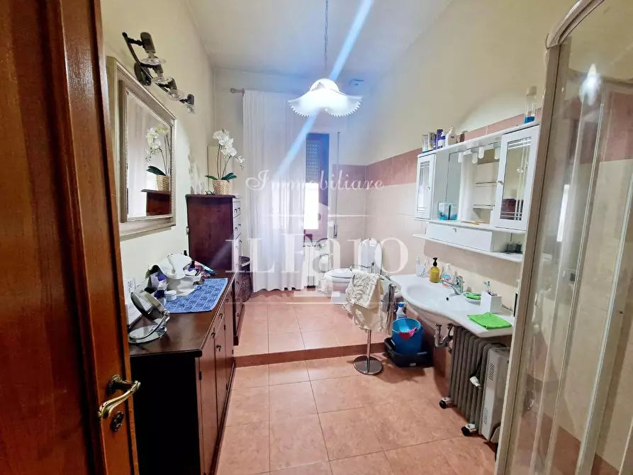 Immagine 44 di Casa indipendente in vendita  a Campi Bisenzio