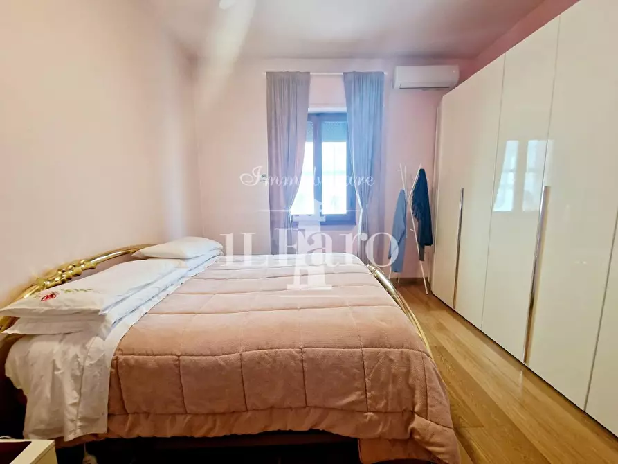 Immagine 32 di Casa indipendente in vendita  a Campi Bisenzio