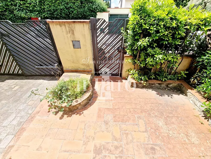 Immagine 2 di Appartamento in vendita  a Sesto Fiorentino