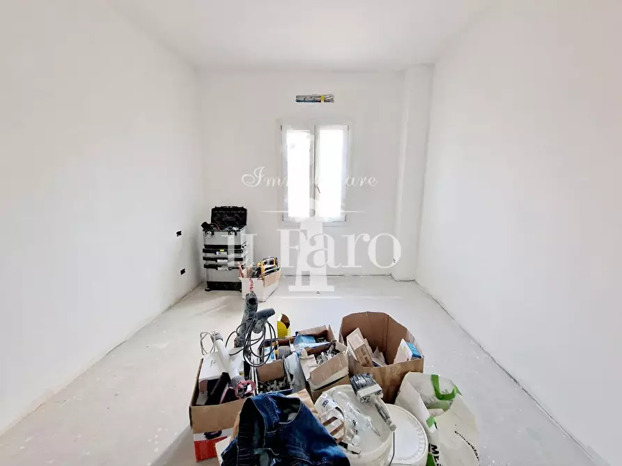 Immagine 12 di Appartamento in vendita  a Campi Bisenzio