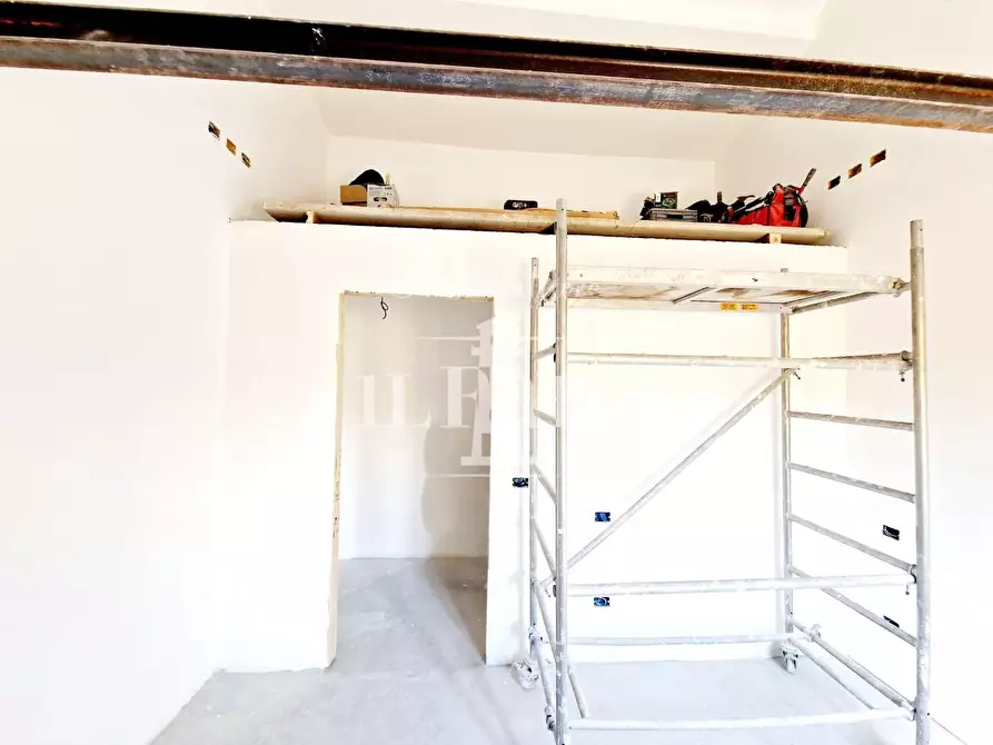 Immagine 15 di Appartamento in vendita  a Campi Bisenzio