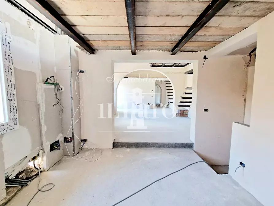 Immagine 6 di Appartamento in vendita  a Campi Bisenzio