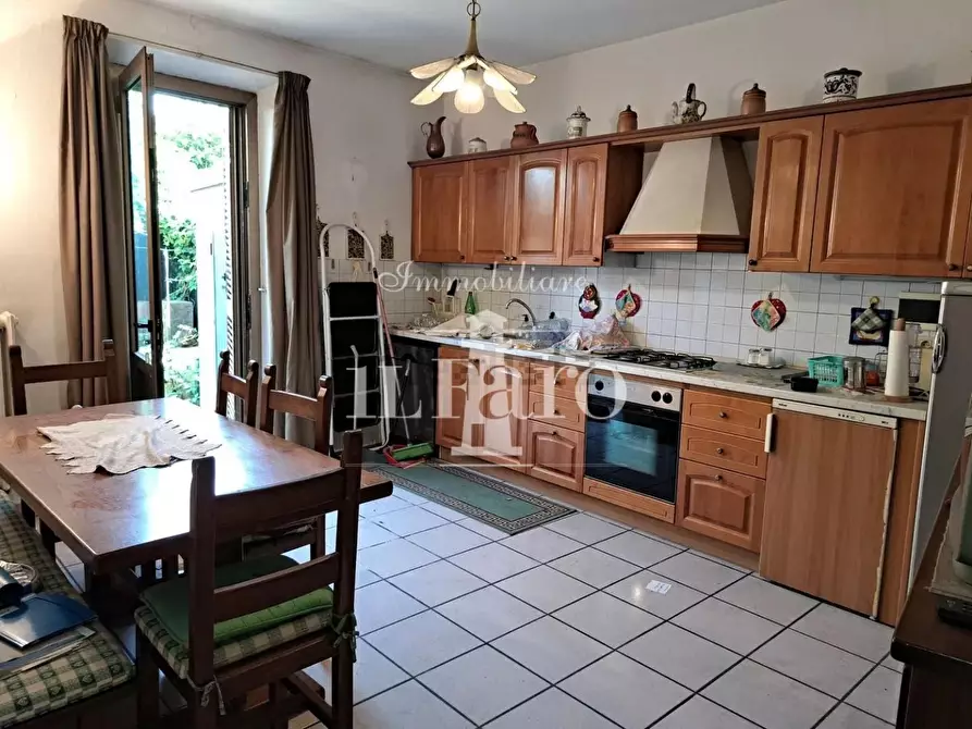 Immagine 8 di Terratetto in vendita  a Campi Bisenzio