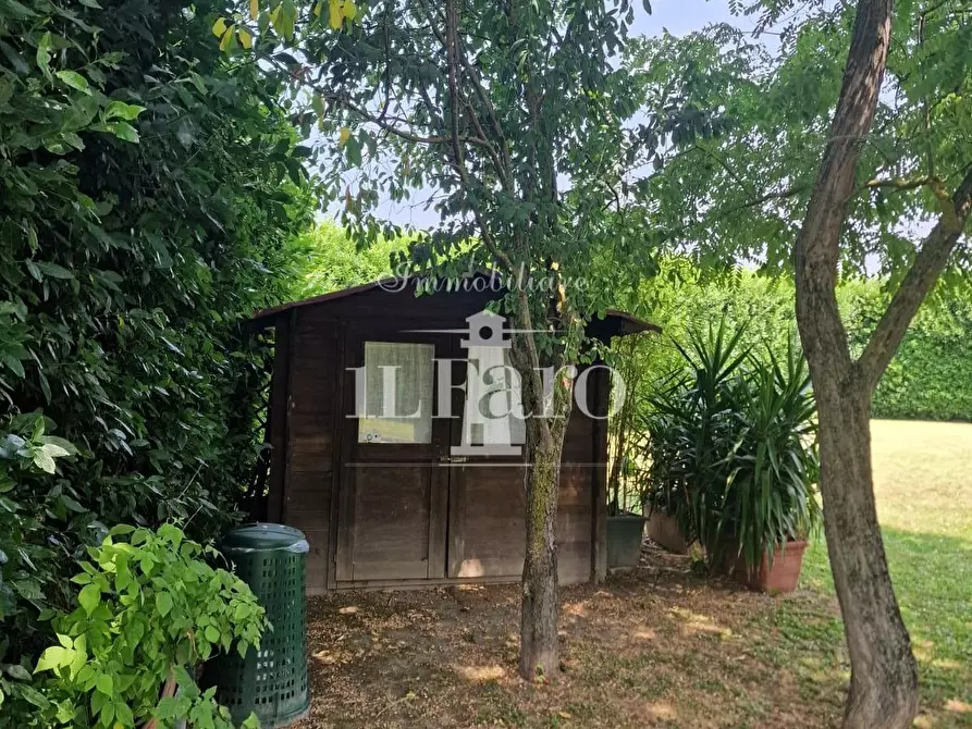 Immagine 13 di Porzione di casa in vendita  a Campi Bisenzio