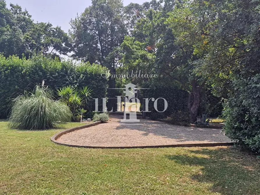 Immagine 5 di Porzione di casa in vendita  a Campi Bisenzio