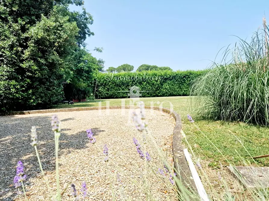 Immagine 10 di Porzione di casa in vendita  a Campi Bisenzio