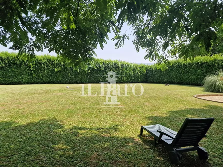 Immagine 2 di Porzione di casa in vendita  a Campi Bisenzio