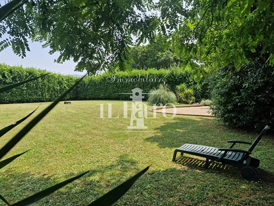 Immagine 1 di Porzione di casa in vendita  a Campi Bisenzio