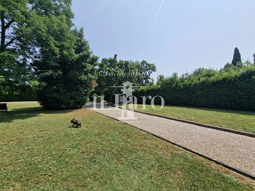 Immagine 17 di Porzione di casa in vendita  a Campi Bisenzio