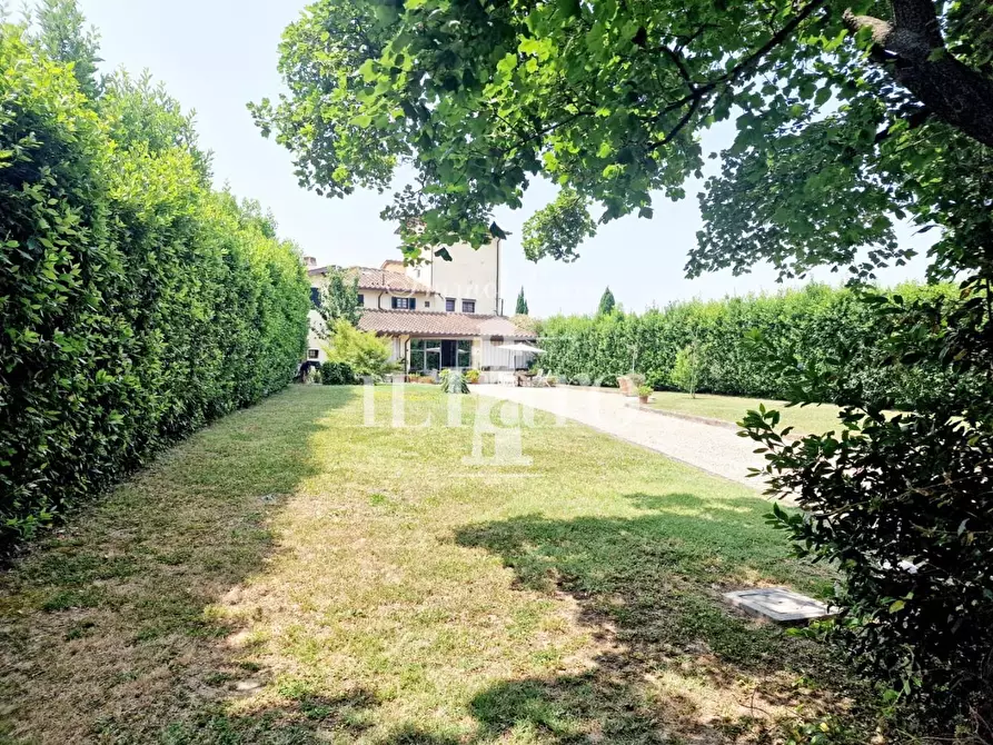 Immagine 15 di Porzione di casa in vendita  a Campi Bisenzio