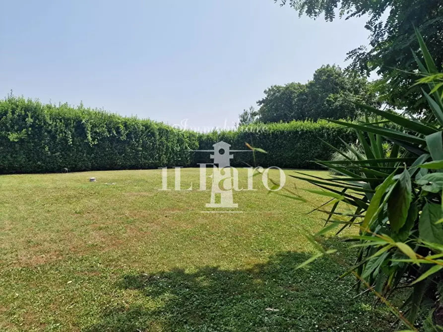 Immagine 6 di Porzione di casa in vendita  a Campi Bisenzio