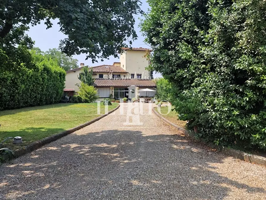 Immagine 12 di Porzione di casa in vendita  a Campi Bisenzio