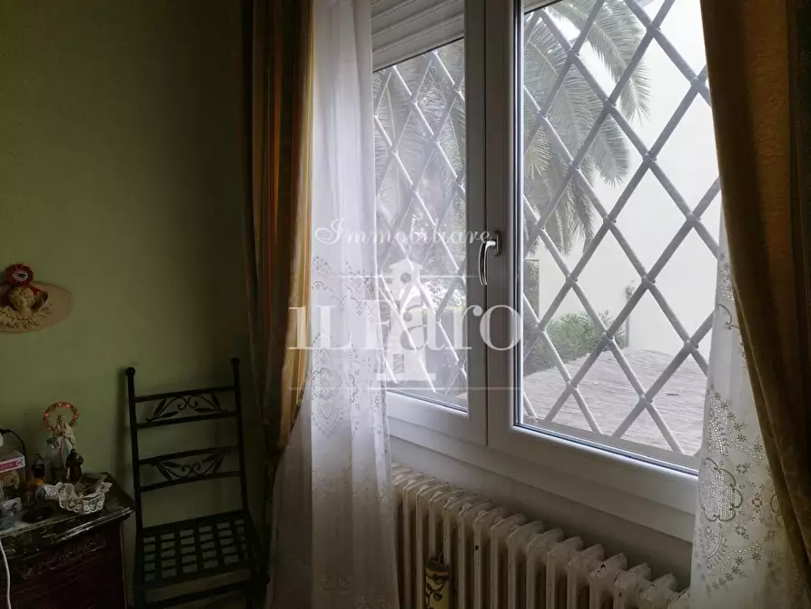 Immagine 25 di Villa in vendita  a Campi Bisenzio