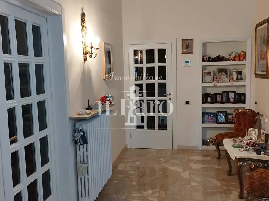 Immagine 4 di Villa in vendita  a Campi Bisenzio