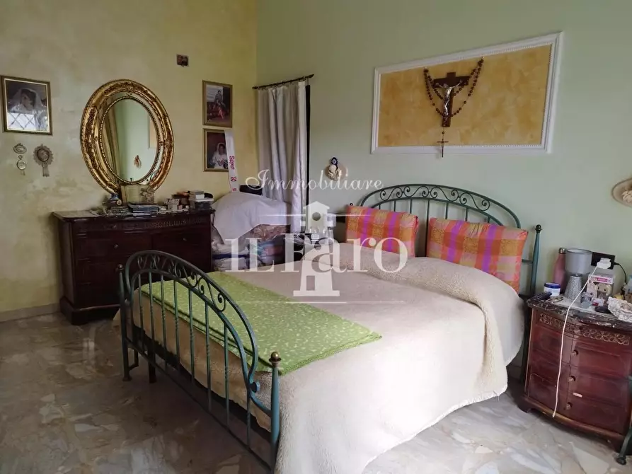 Immagine 17 di Villa in vendita  a Campi Bisenzio