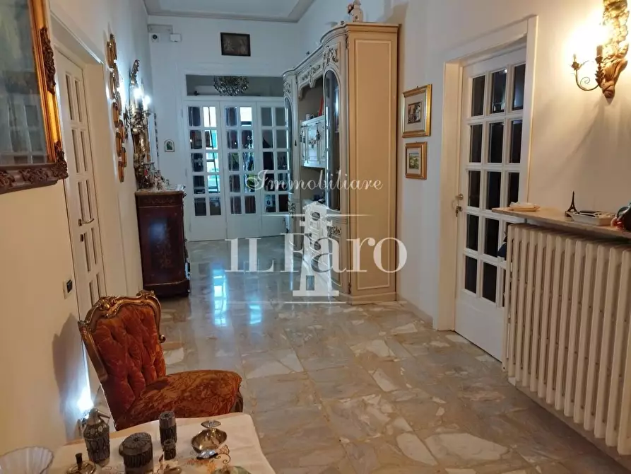 Immagine 5 di Villa in vendita  a Campi Bisenzio