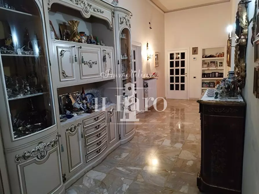 Immagine 7 di Villa in vendita  a Campi Bisenzio