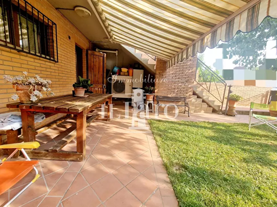 Immagine 2 di Villetta a schiera in vendita  a Campi Bisenzio