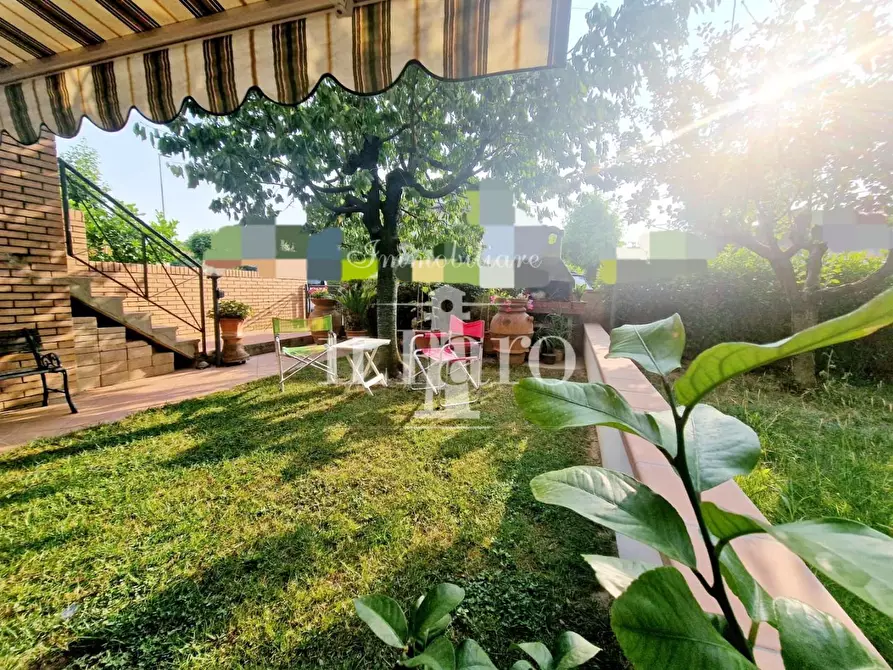 Immagine 5 di Villetta a schiera in vendita  a Campi Bisenzio