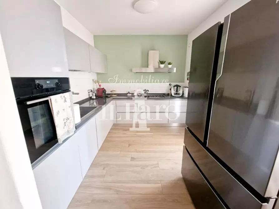 Immagine 12 di Villetta a schiera in vendita  a Campi Bisenzio