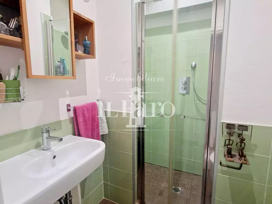 Immagine 36 di Villetta a schiera in vendita  a Campi Bisenzio