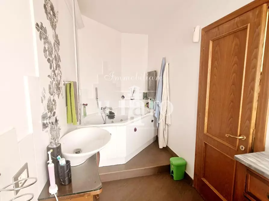 Immagine 28 di Villetta a schiera in vendita  a Campi Bisenzio