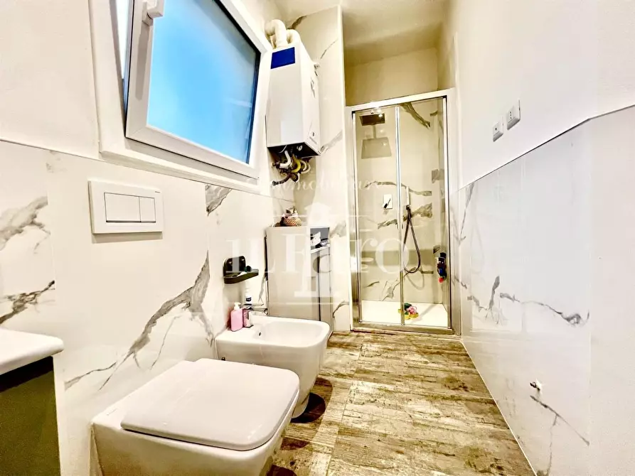 Immagine 15 di Appartamento in vendita  a Campi Bisenzio