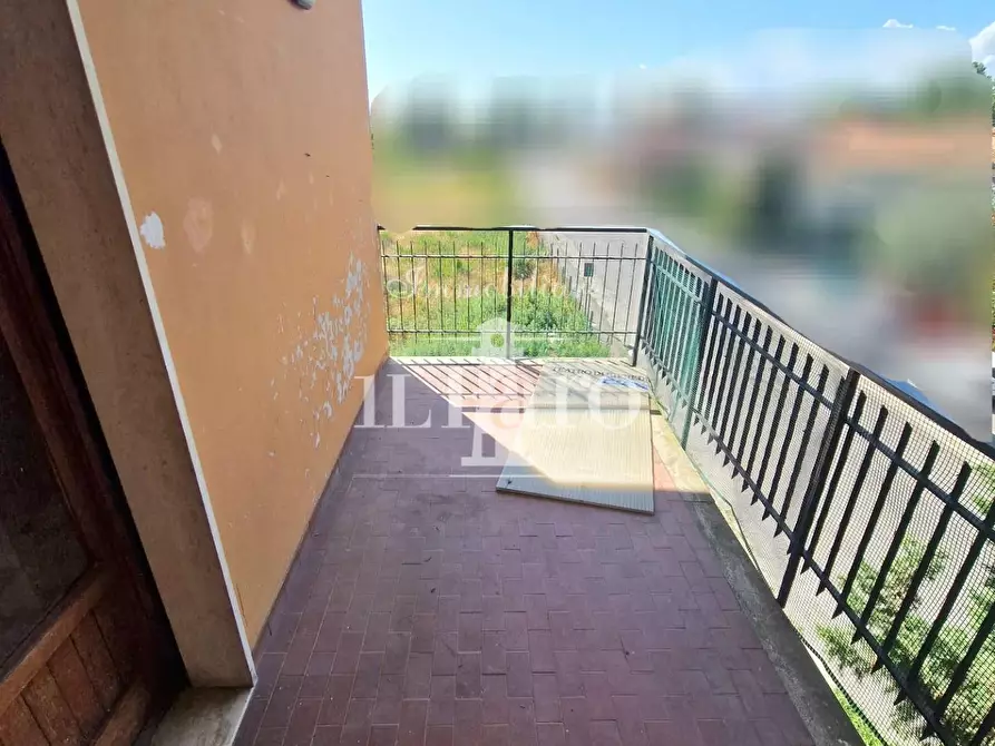 Immagine 14 di Appartamento in vendita  a Campi Bisenzio