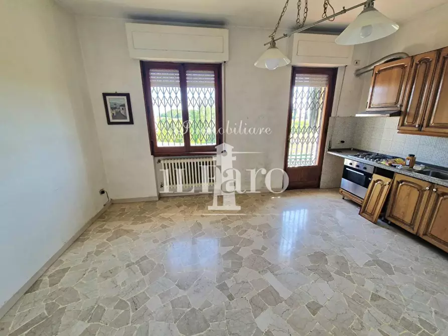 Immagine 8 di Appartamento in vendita  a Campi Bisenzio