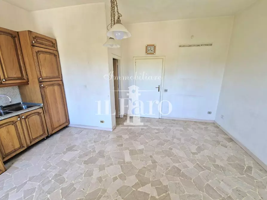 Immagine 7 di Appartamento in vendita  a Campi Bisenzio