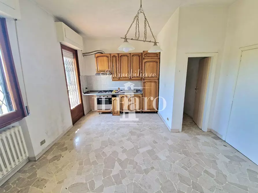 Immagine 5 di Appartamento in vendita  a Campi Bisenzio