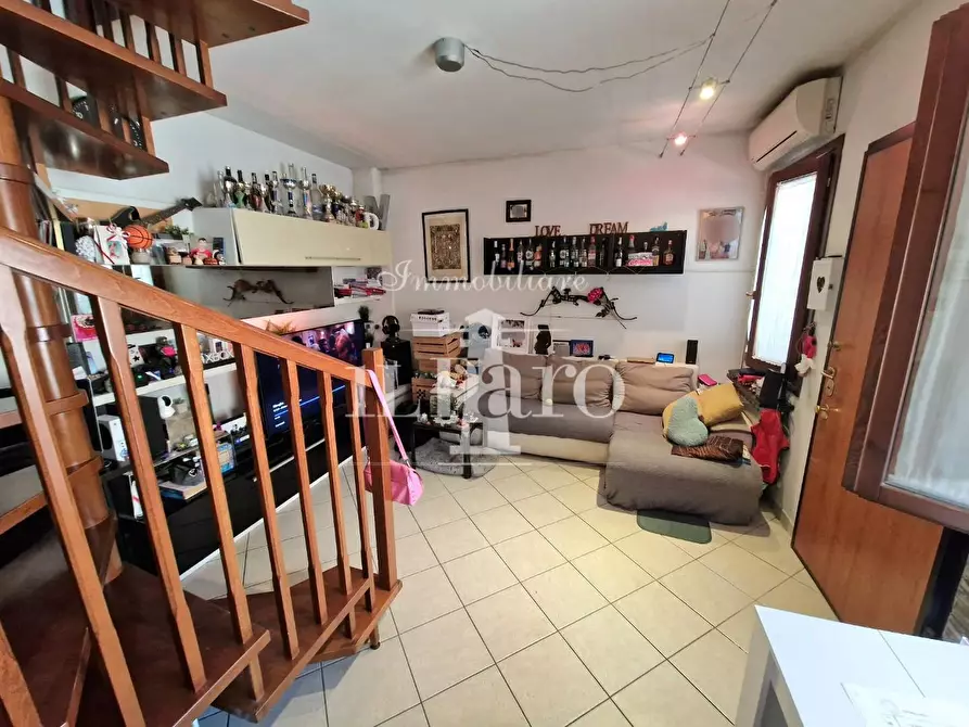 Immagine 4 di Appartamento in vendita  a Campi Bisenzio