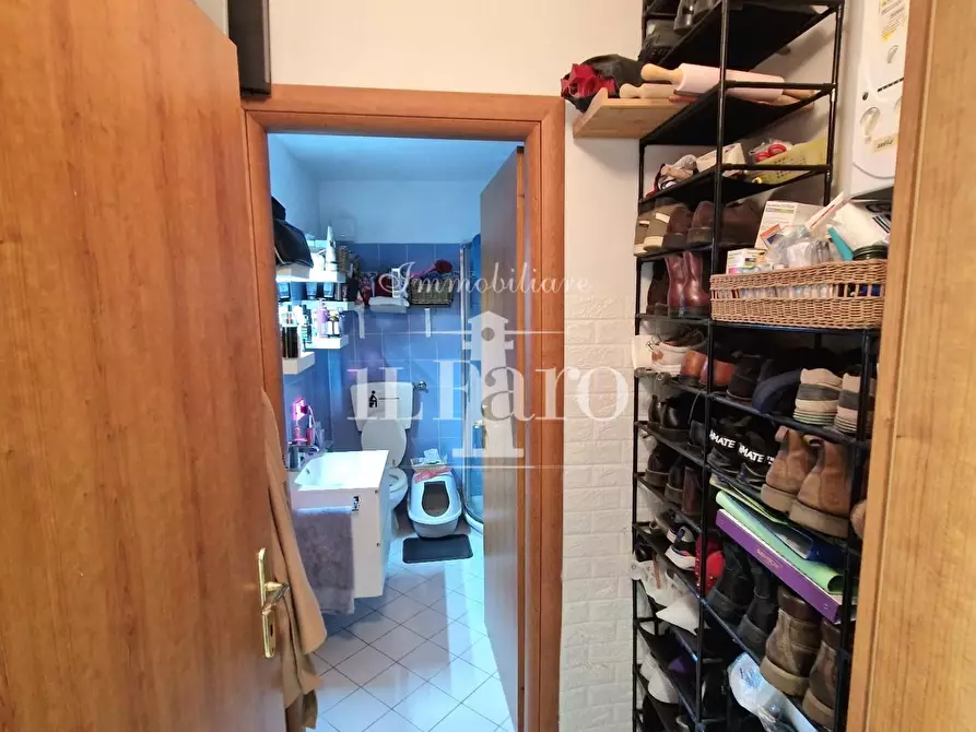 Immagine 12 di Appartamento in vendita  a Campi Bisenzio