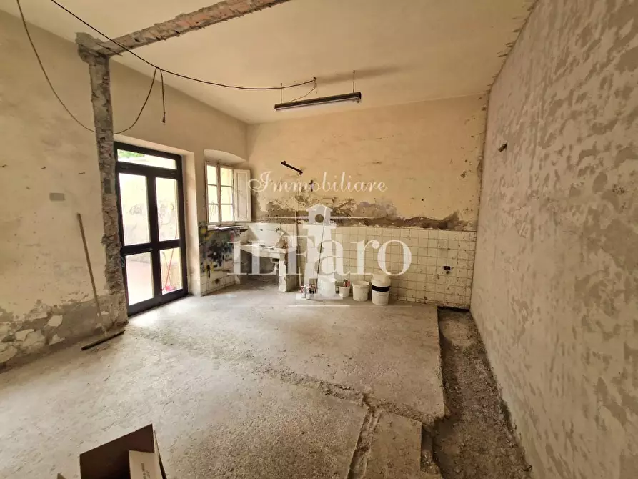 Immagine 28 di Terratetto in vendita  a Campi Bisenzio