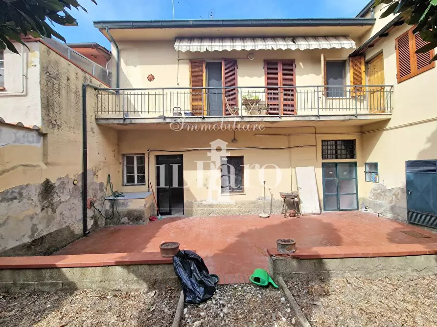 Immagine 33 di Terratetto in vendita  a Campi Bisenzio