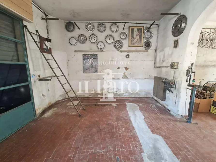 Immagine 36 di Terratetto in vendita  a Campi Bisenzio