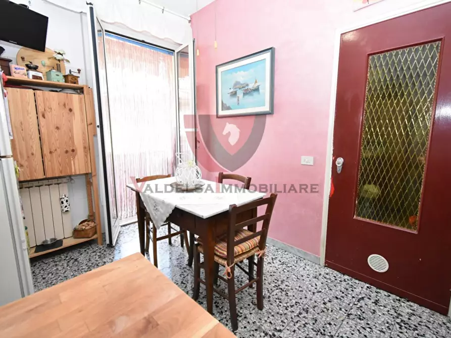 Immagine 11 di Appartamento in vendita  a Colle Di Val D'elsa