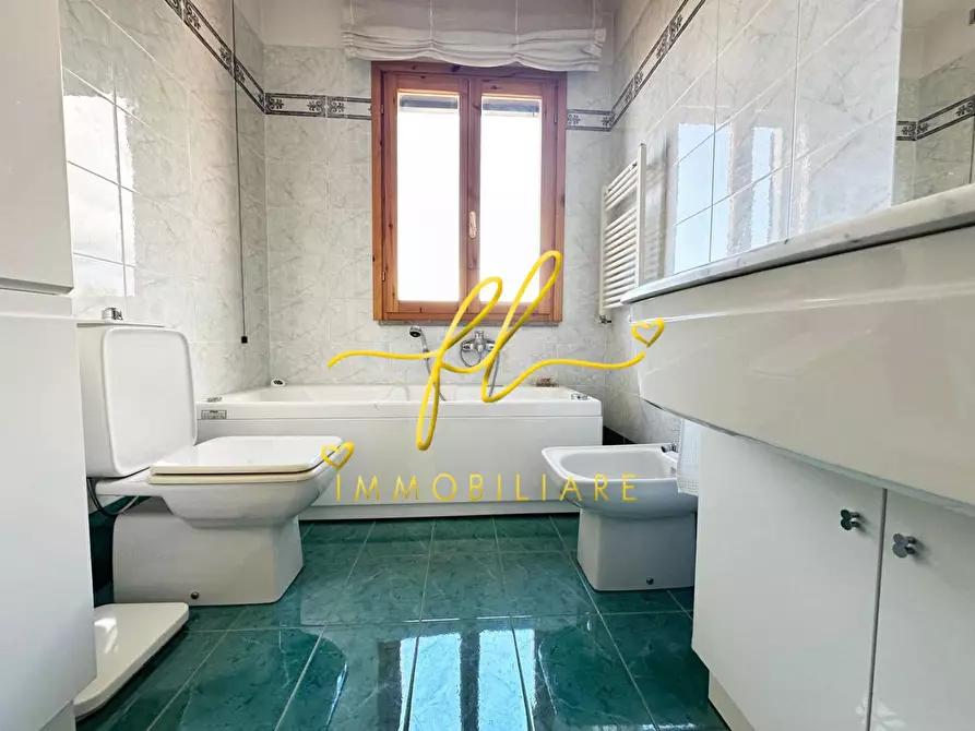 Immagine 9 di Appartamento in vendita  a Cecina