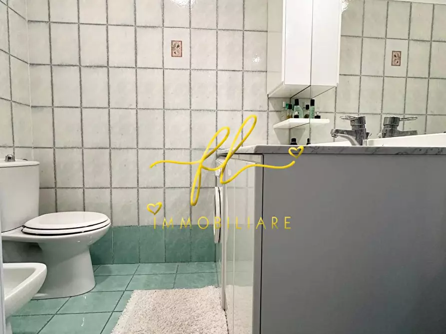 Immagine 11 di Appartamento in vendita  a Cecina