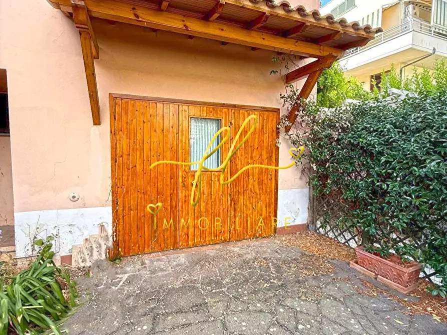 Immagine 28 di Appartamento in vendita  a Cecina