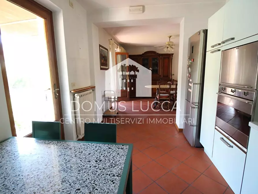 Immagine 30 di Appartamento in vendita  a Lucca