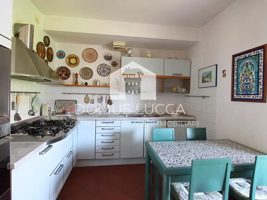Immagine 29 di Appartamento in vendita  a Lucca
