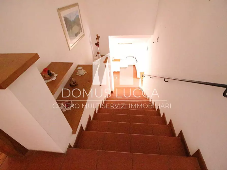 Immagine 39 di Appartamento in vendita  a Lucca