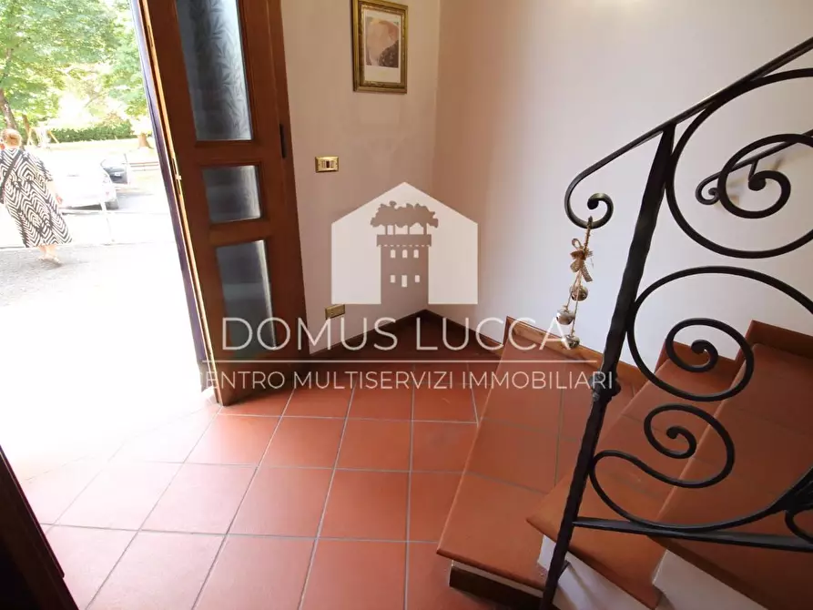 Immagine 3 di Appartamento in vendita  a Lucca