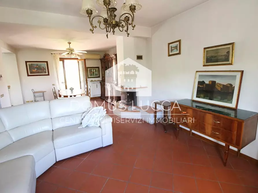 Immagine 24 di Appartamento in vendita  a Lucca