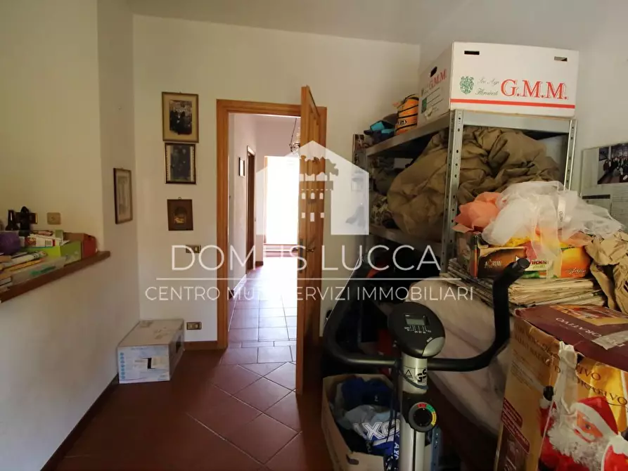 Immagine 19 di Appartamento in vendita  a Lucca